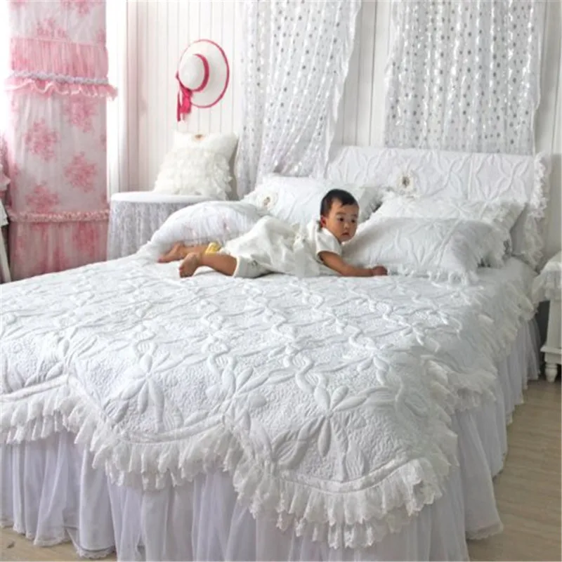 FADFAY Beautiful Comforters Sets White Lace Ruffled Bedding Set Luxury