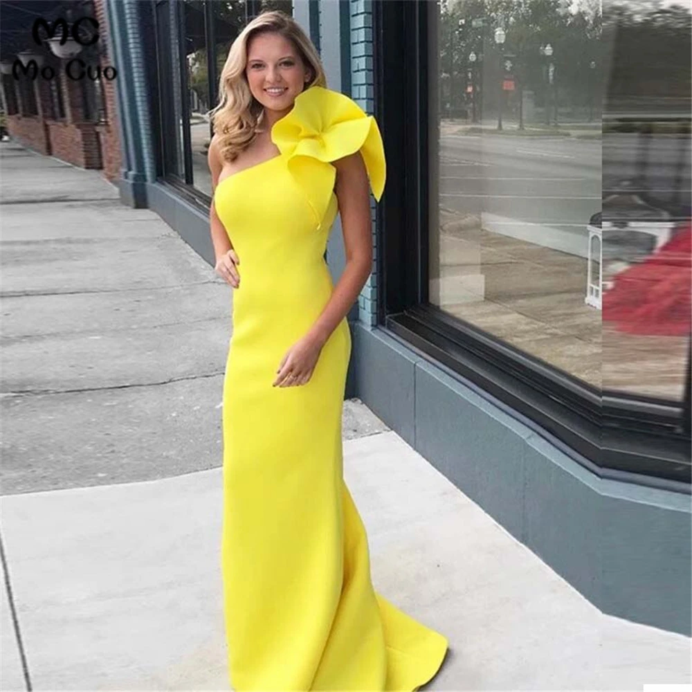 Yellow one shoulder gown Clearance