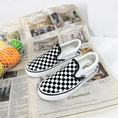 

2019 new fashion canvas shoes black and white checkered couple shoes student casual sports shoes breathable non-slip Board Shoes