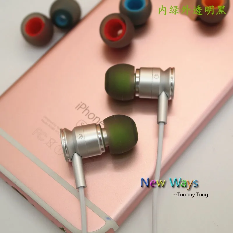 3230278993_1156418181