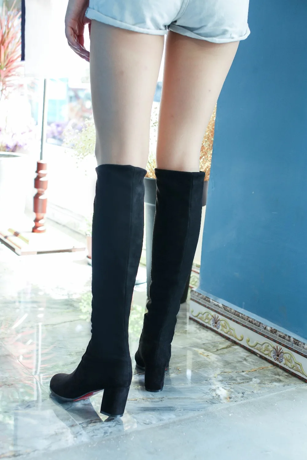 Г. Женские Сапоги выше колена зимняя обувь без шнуровки Универсальные женские сапоги на высоком квадратном каблуке с острым носком размер 33-43