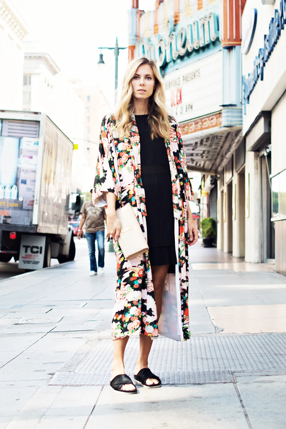 Elizabeth-Minett-Kimono-ysl-la-fashion