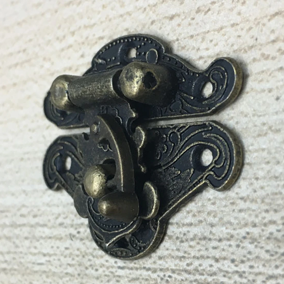 

Antique Decorative Latch Vintage Jewelry Wooden Box Hasp Buckle Pad Chest Lock Retro Furniture Hardware Accessories