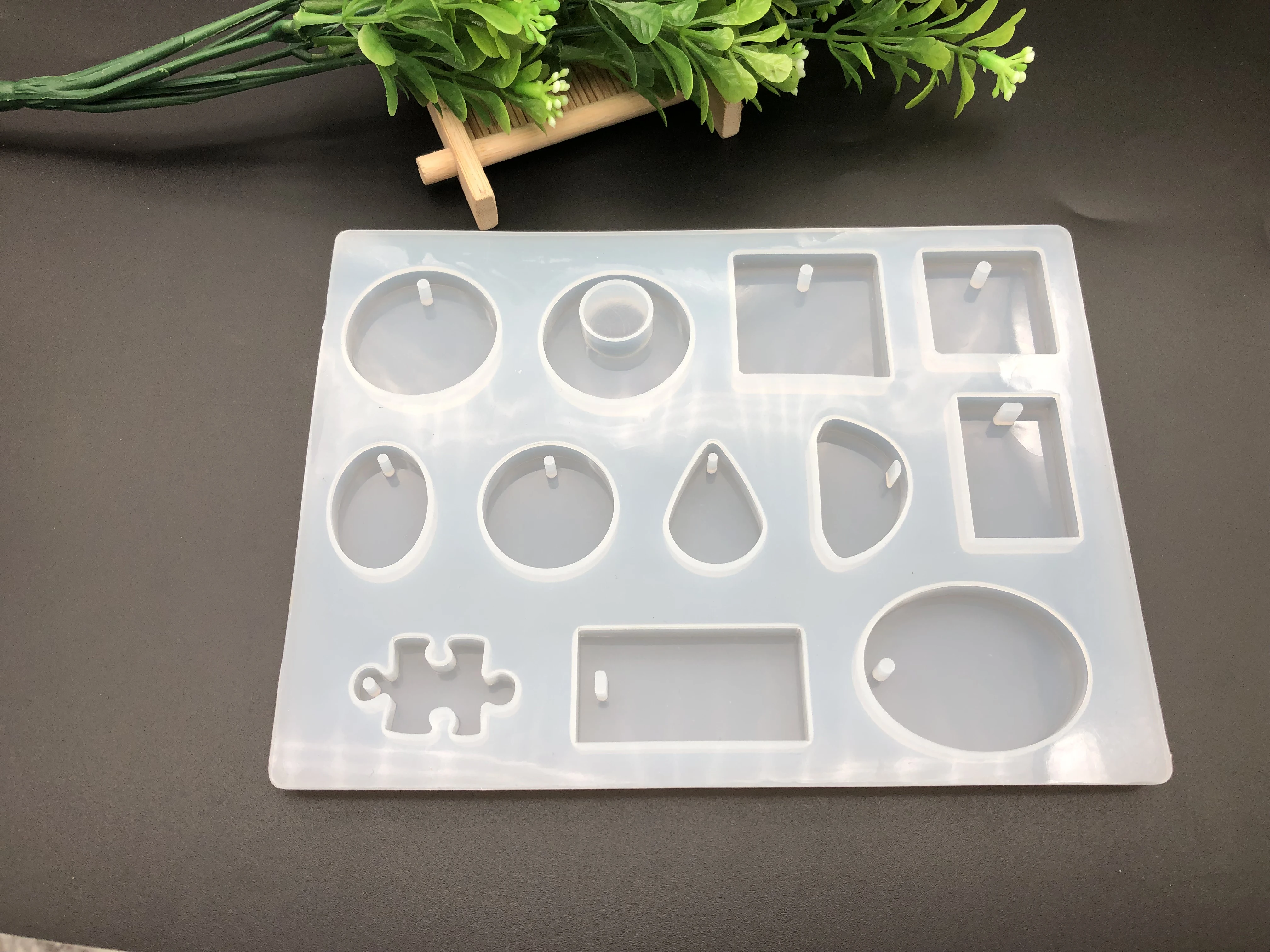 

1pcs Transparent Silicone Liquid Resin Mold 12 Styles Pendant Charms For DIY Necklace Earrings Jewelry Making Tool