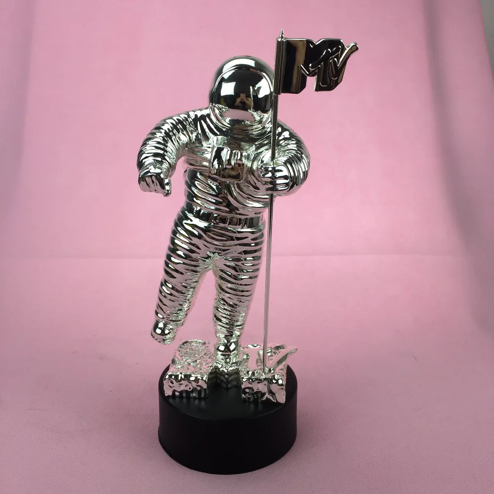 2013 VMA Awards, MTV Trophy Awards, MTV Moonman Trophy Awards, Metal