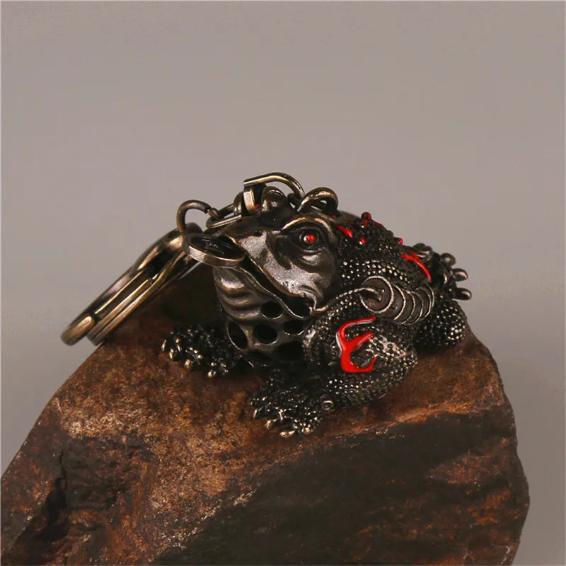

New alloy Lucky blessing gold toad key ring creative exquisite gift bag pendant key chain male classic car keychain