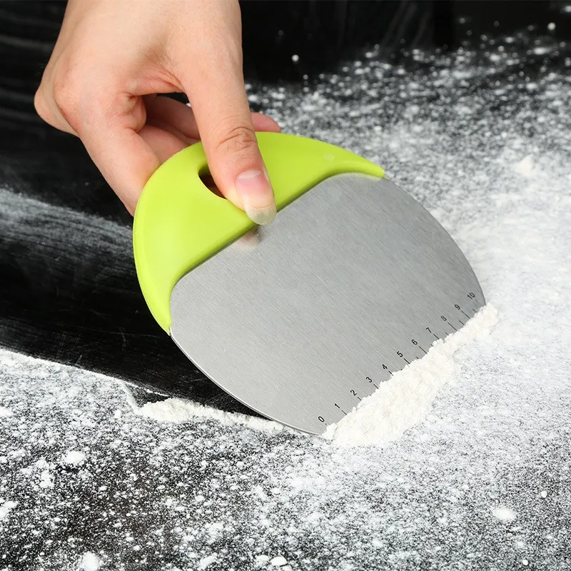 

2 in 1 Baking Preparation Tool Cutter Butter Knife Dough Cutter Scraper Cream Smooth Cake Spatula Cutters Scraper Cake Tools
