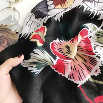 

2018 Women Fashion Vintage Floral Tassel Viscose Shawl Scarf High Quality Print Soft Wrap Pashminas Sjaal Bufandas Muslim Hijab