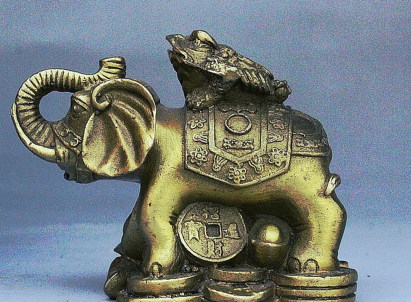 

7cm Old China FengShui Brass Wealth Elephant Carry Money Toad On YuanBao Statue