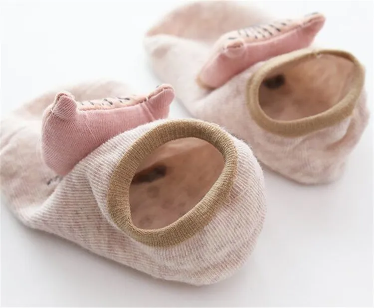 Милые носки для новорожденных с рисунком; нескользящие хлопковые носки для маленьких мальчиков; короткие носки-тапочки для маленьких девочек; Новинка года