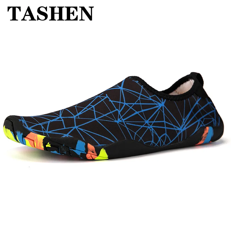

2019 Summer Cheaper Breathable Outdoors Men Aqua Swimming Footwear Adult Flat Soft Seaside Walking Quick Dry Yoga Beach Shoes