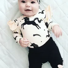 Комплекты одежды для маленьких девочек хлопковые топы с длинными рукавами и рисунками, боди Хлопковые Штаны с сердечками повязка на голову, 3 предмета, одежда для маленьких девочек