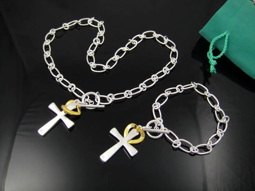 

Wholesale fashion jewelry Set, 925 Silver Necklace and Bracelet . Nice Jewelry. Good Quality S287