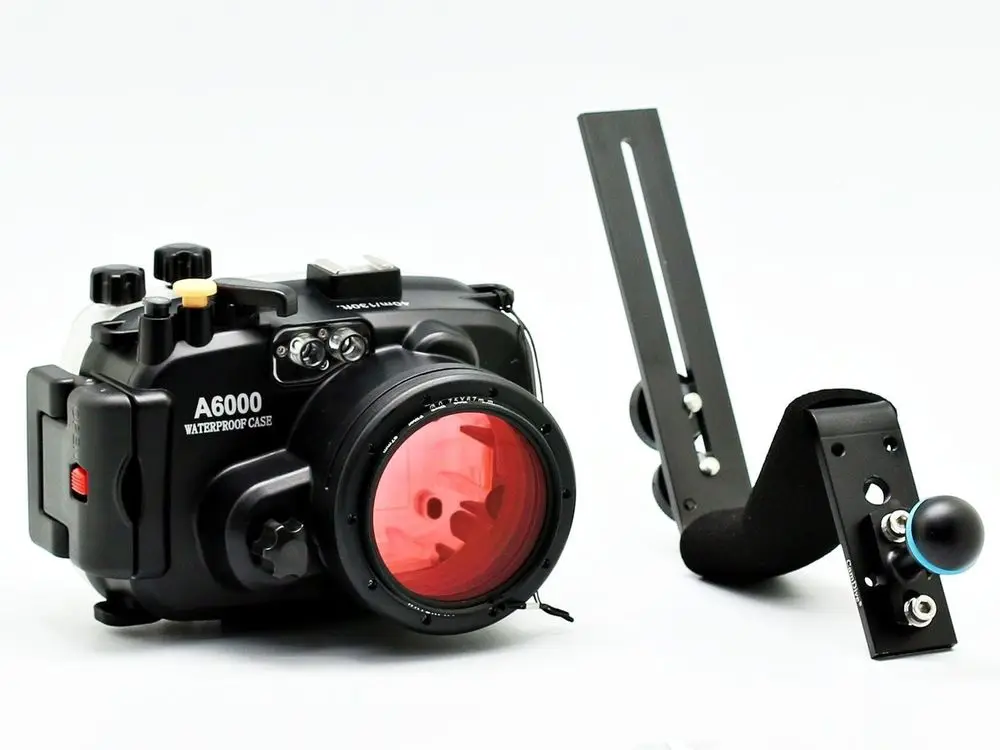 

For Sony A6000 (16-50mm) 40m/130ft Meikon Underwater Camera Housing + diving handle + 67mm Red diving filter