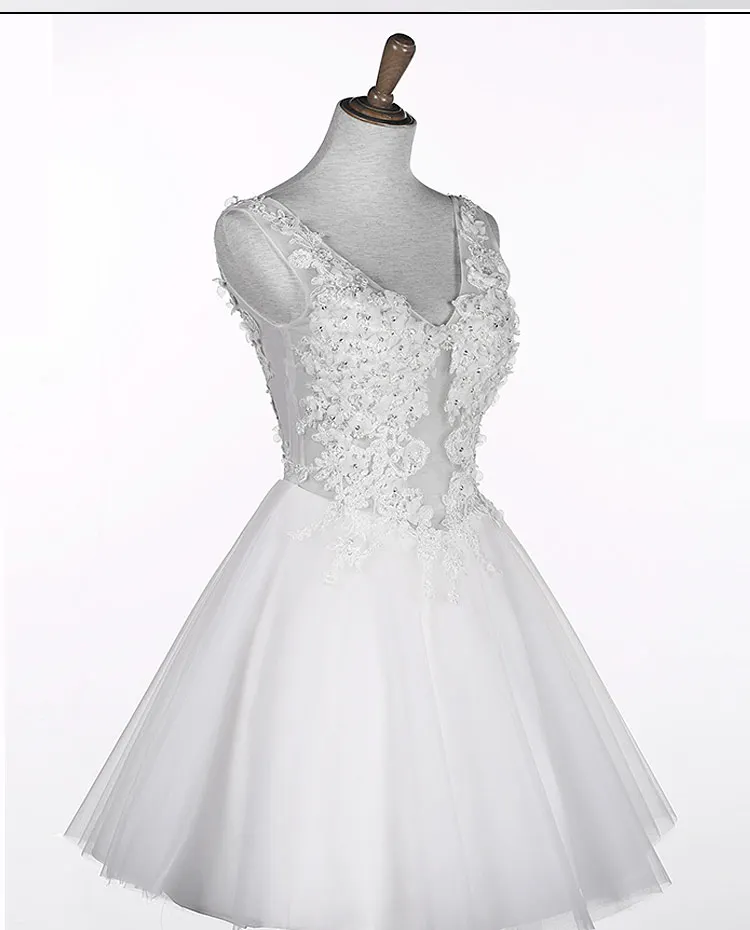 V Neck Short Prom Dress Beaded Applique Lace Cocktail Dress