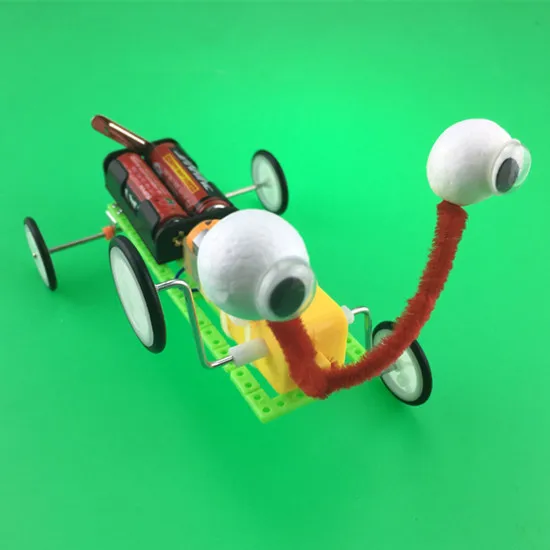 

Pupils craft materials, technology gadgets, DIY suits, reptile robots, nursery children's toys.
