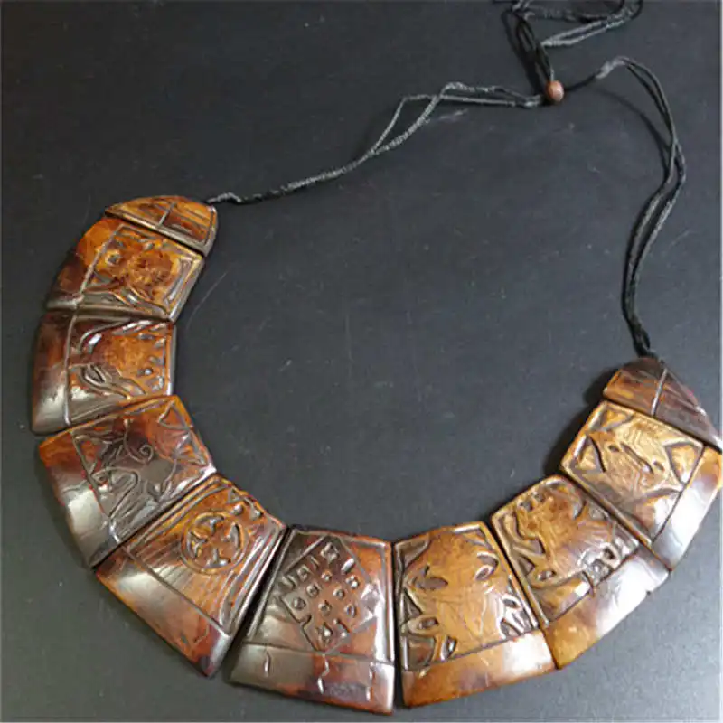 TNL242 Tibetan Yak Bone Carved Lucky Babao Amulet Statement Choker