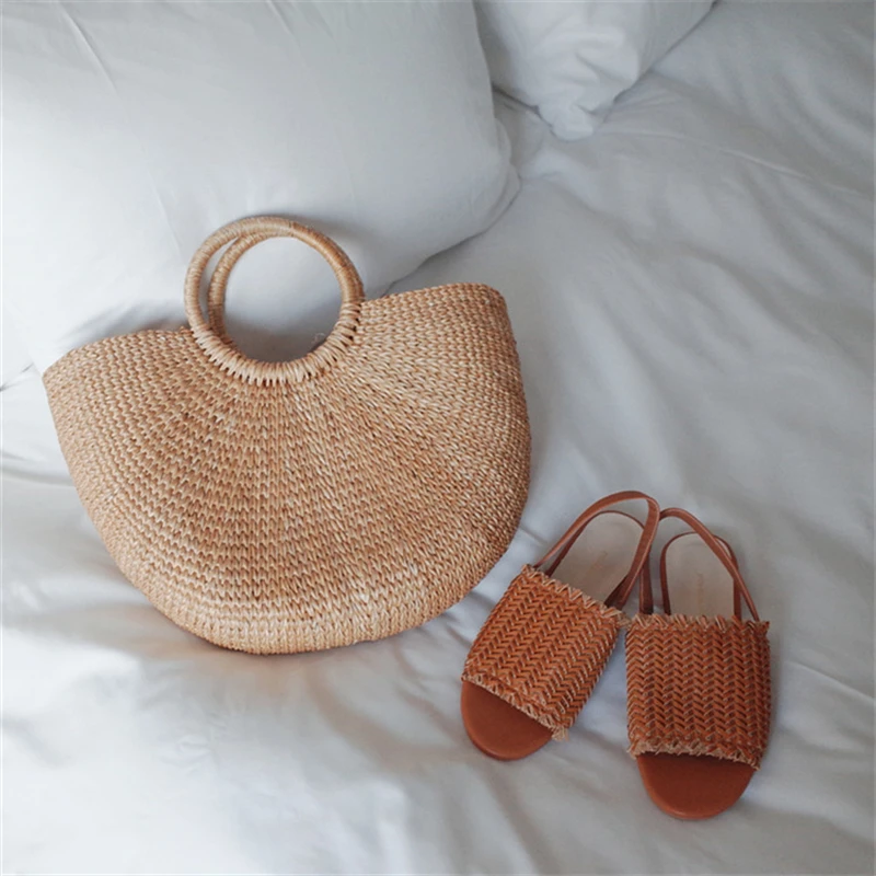 المرأة سترو شاطئ حقائب الصيف أزياء السيدات نصف القمر الأعلى مقبض حقيبة عالية الجودة عارضة المنسوجة الإناث حمل حقيبة ساع