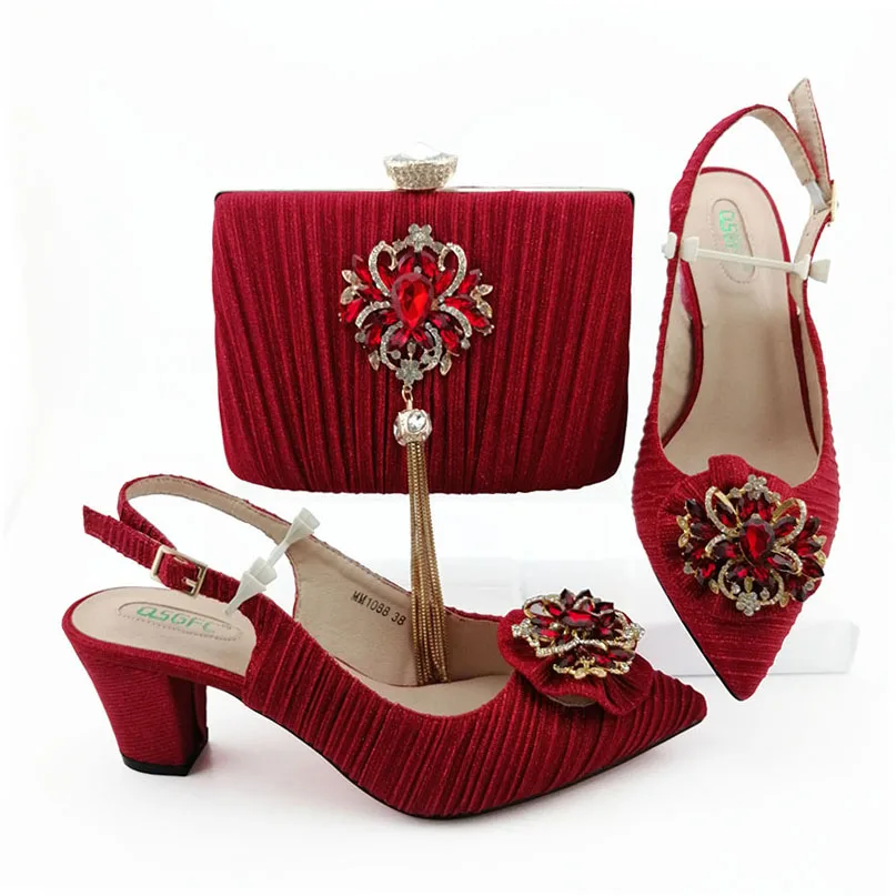 

Red Color Nigerian Shoes with Matching Bag for Woman African Shoes and Bag Set 2019 Italian Wedding Shoe and Bag Set