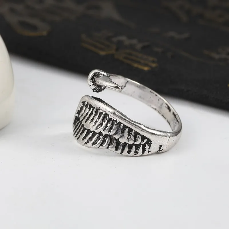 Vintage-Gothic-Wing-Ring-Punk-Men-Hip-Hop-Wings-Eagle-Claw-Opening-Tail-Rings-Cool-Man (3)