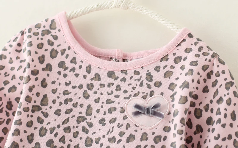 Комплекты одежды для маленьких девочек с леопардовым принтом Повседневная блузка с длинными рукавами, костюмы футболка+ штаны, Детская весенняя одежда для младенцев Одежда для девочек