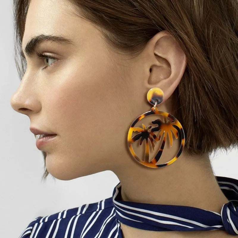 

Fashion Retro Hollow Alec Acetic Acid Round Stud Earring Exaggerated Coconut Tree Pendant Pendientes Women Summer Jewelry Bijoux
