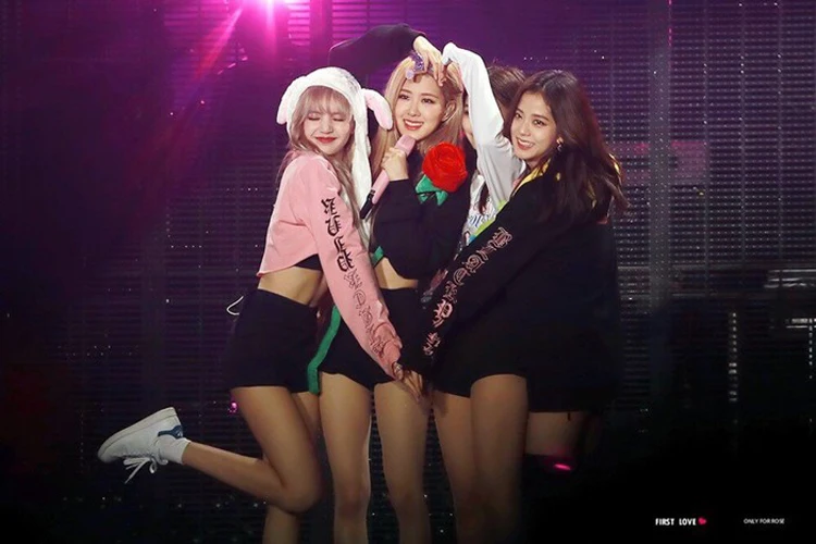 BLACKPINK в вашем регионе TOUR черная+ розовые длинные рукава футболка