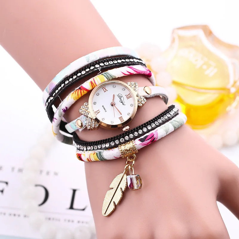 

PU Leather Creativity Braided Bracelet Watches Women Crystal Leaves Pendant Fashion Flower Belt Loop Quartz Wrist Watch Relogi
