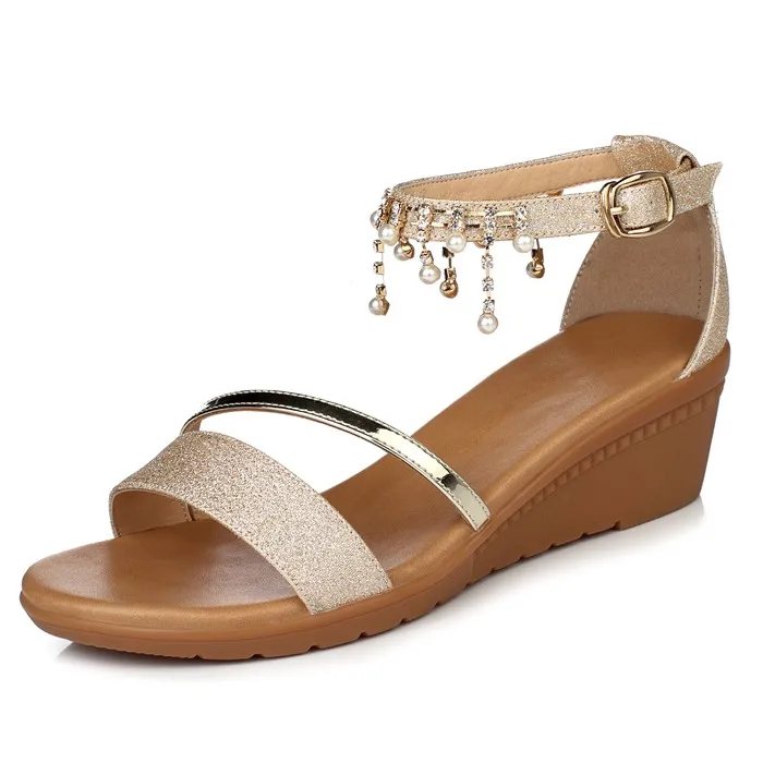 

2017 sandals female summer Korean version of the new leather soft soles open toe leisure flat flat with the Roman word buckle