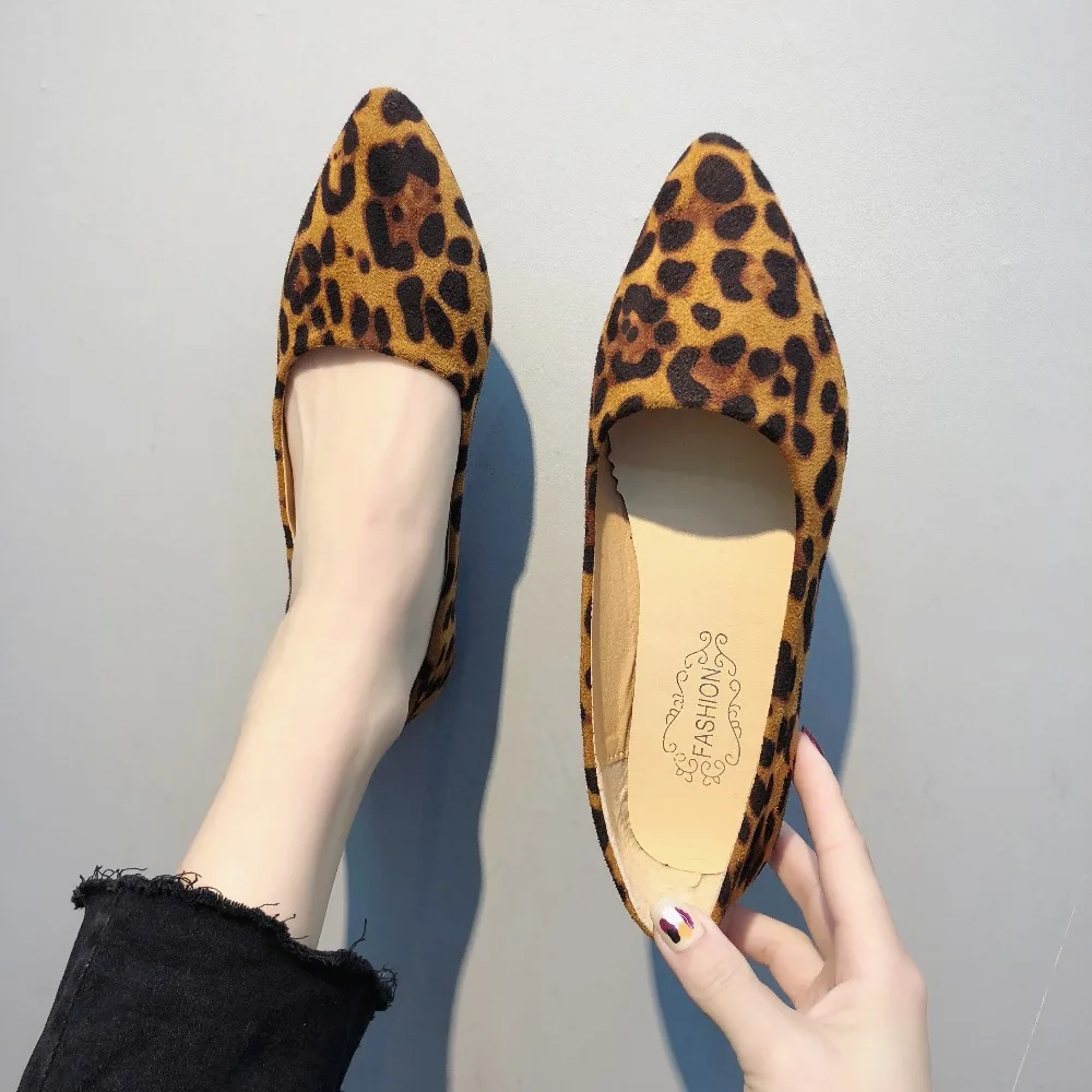 Пикантная женская обувь на плоской подошве с леопардовым принтом; коллекция года; модная универсальная обувь с острым носком; sapato feminino; Туфли лоферы; n673