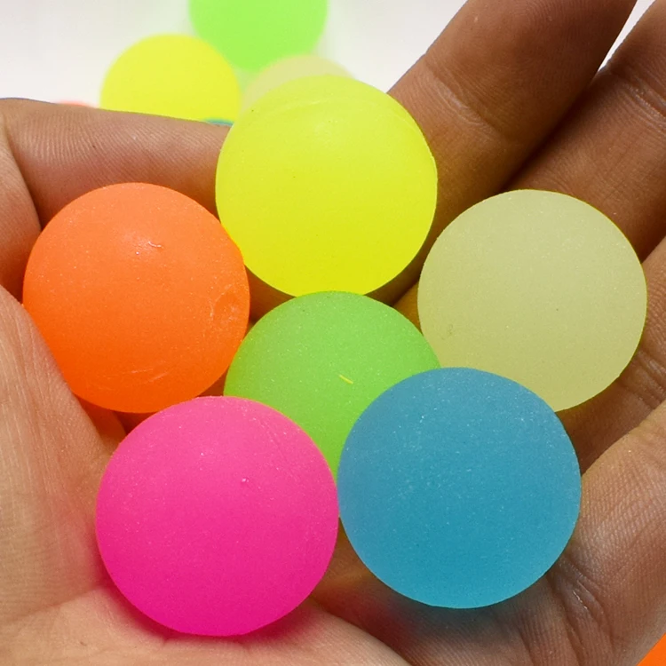 5 шт./лот разноцветный прыгающий мяч может светится в темноте, плавающий в воде, Детский Эластичный резиновый мяч для купания
