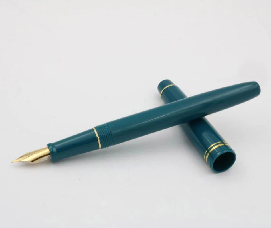 Классический старый раздел поворот ручки крышка Роскошный Золотой EF крылья авторучка - Цвет: blue