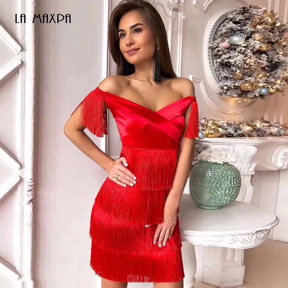 2018 зимнее женское мини Клубное платье черное белое с коротким рукавом кисточками