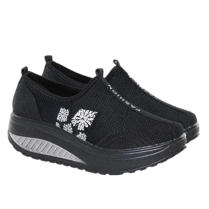 Летние дышащие женские туфли на танкетке с сеткой; обувь на толстой подошве, увеличивающая рост; кроссовки для похудения; EUR35-40 - Цвет: Черный