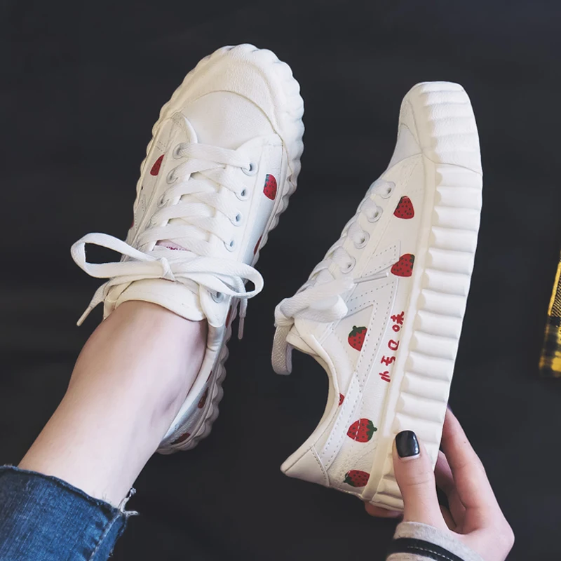

New women shoes flat shoes strawberry canvas shoes Korean version ulzzang new sneakers zapatillas mujer buty damskie strawberry