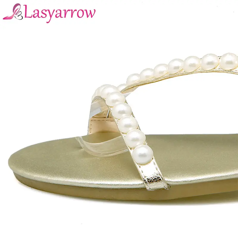 Lasyarrow/ женские босоножки из натуральной кожи модные летние женские босоножки на плоской подошве, Украшенные бусинами; цвет белый, золотистый; женская обувь; Q022