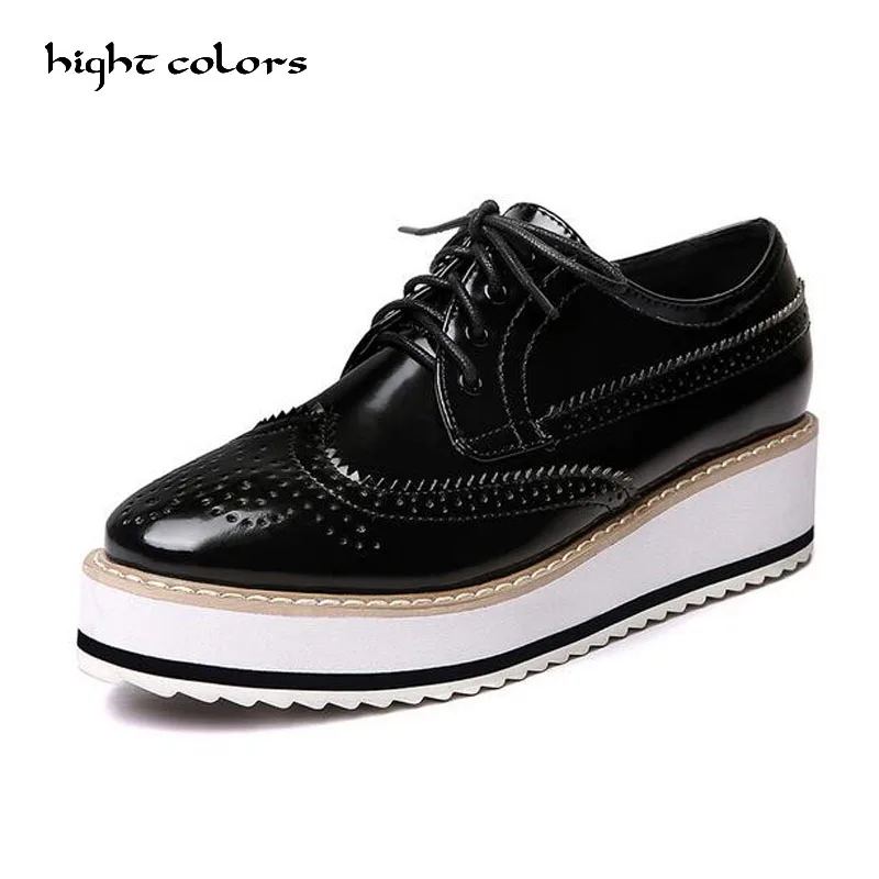 Women Platform Oxfords Brogue Patent Leather Flats Lace Up Shoes Pointed Toe Creepers Vintage luxury BLACK SILVER WHITE Colors