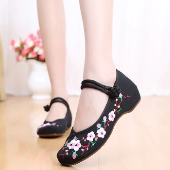 

Chinese Shoes Women Embroidery Flats Traditional Embroidered Old Peking Flower Canvas Casual Shoes