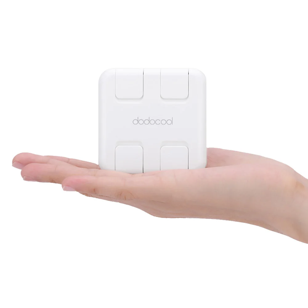 

25W / 5.4A 4 Ports Universal USB Power Adapter with Intelligent Current Recognition for Travel Mobile Cell Phones Tablet PC Smar