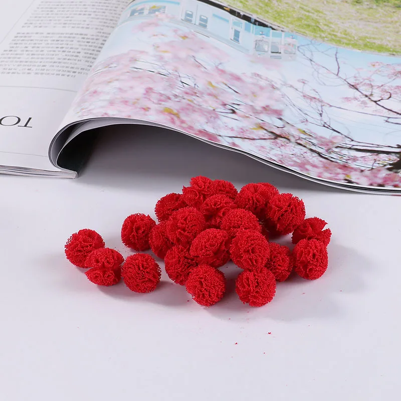 Red Yarn Balls 100 шт 1,5 см кружева эластичные марлевые сетки цветочные шарики DIY ремесло поставки Свадебный декор Пряжа шары головные уборы ювелирные украшения Pompones - Цвет: Red Yarn Balls