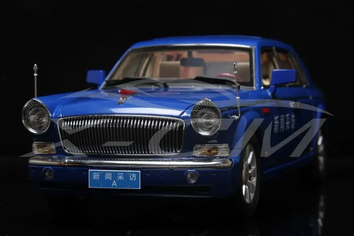 Литая модель автомобиля 1:18 Hongqi CA7600 новости автомобиль(синий)+ маленький подарок