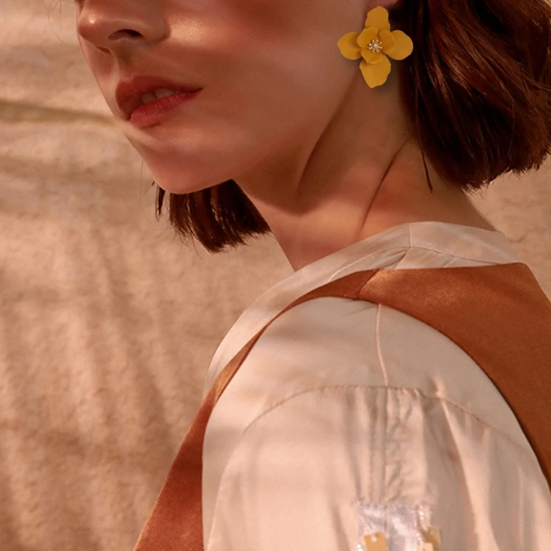 

Solememo 2019 New Cute Flower Stud Earrings For Women Fashion Sweet Earrings Girls Gift Bijoux Jewelry Wholesale Jewelry E5736