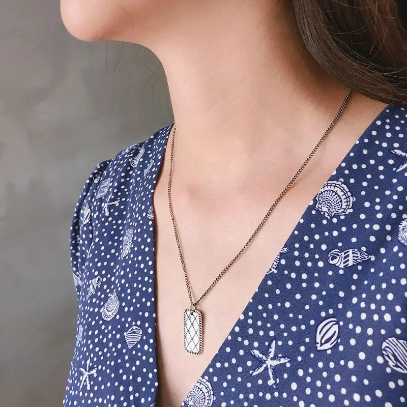 

Silvology 925 Sterling Silver Square Rhombus Lattice Necklace Vintage Chain Side Minimalist Pendant Necklace for Women Jewelry