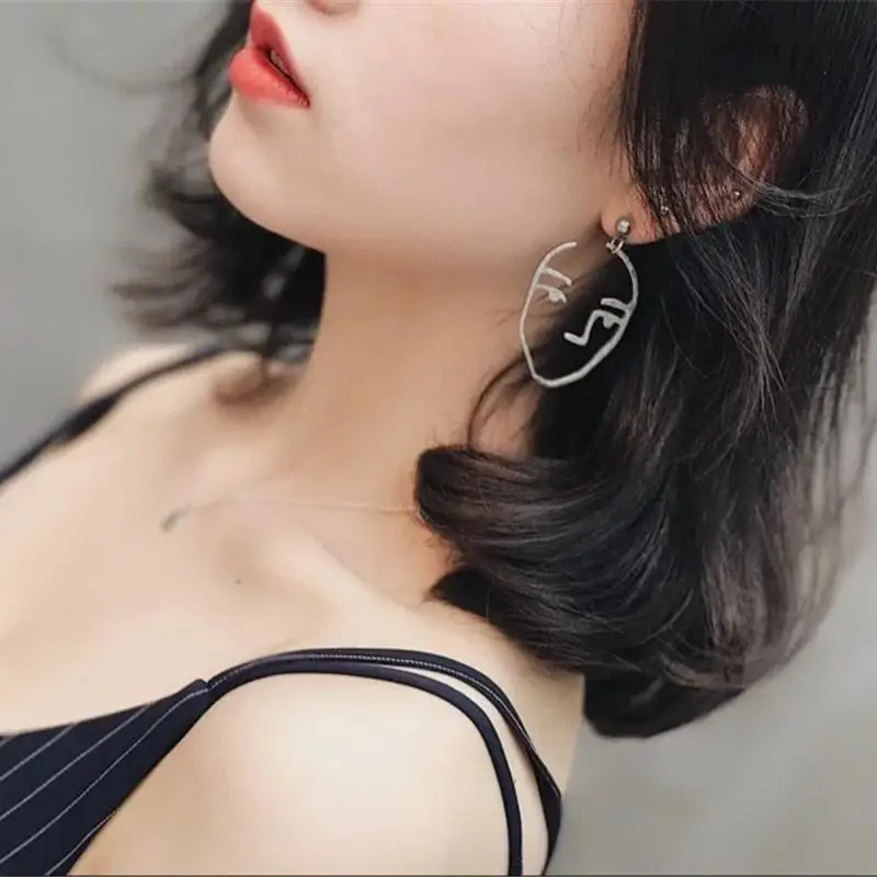 

New Exaggerated Earrings Fun Face Earrings Abstract Outline Design Hollow Earring Brincos Statement Earrings For Women Wholesale