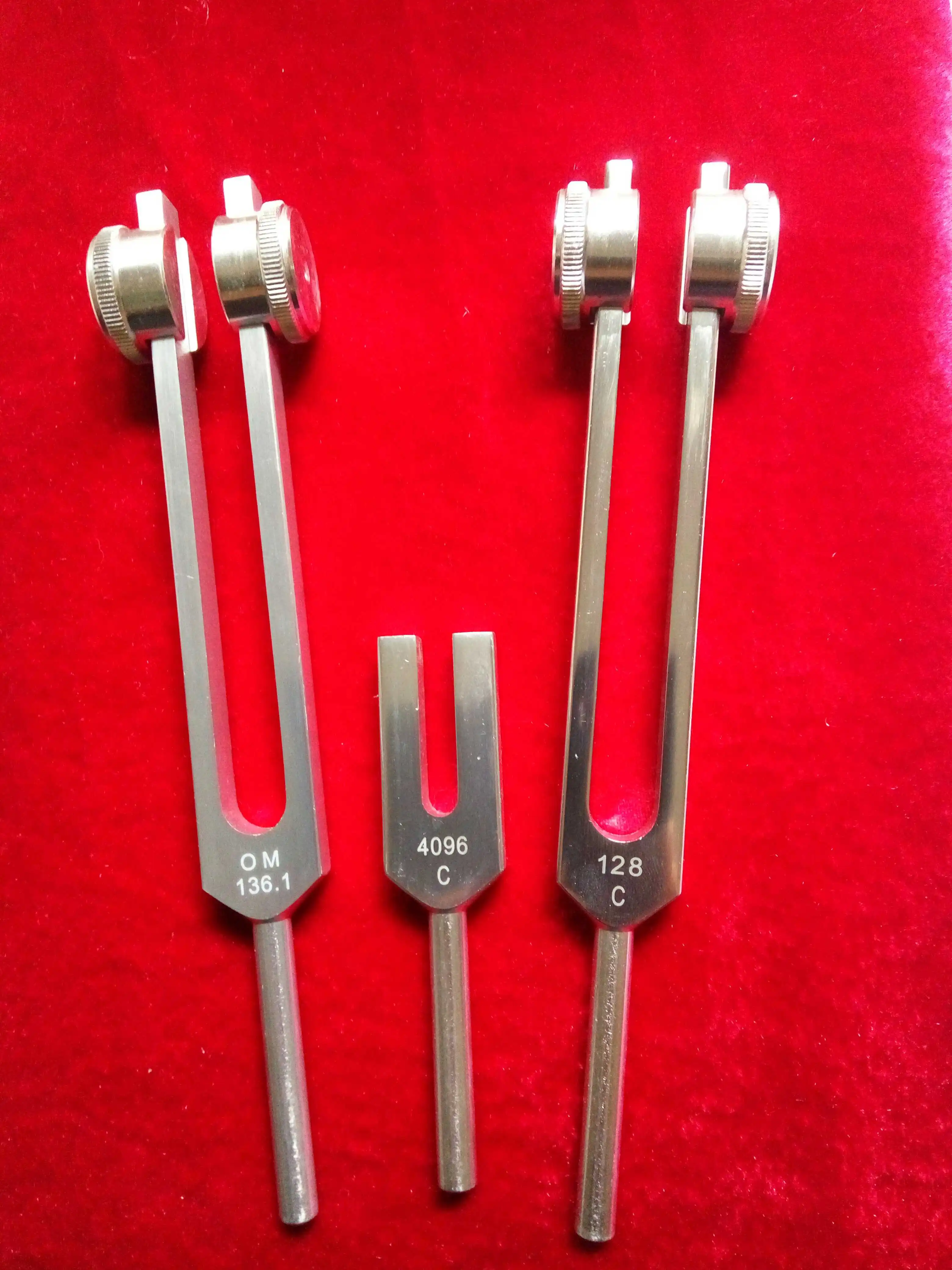 Aluminumalloy128HztuningforkOM1361chakratuningfork4096Hz