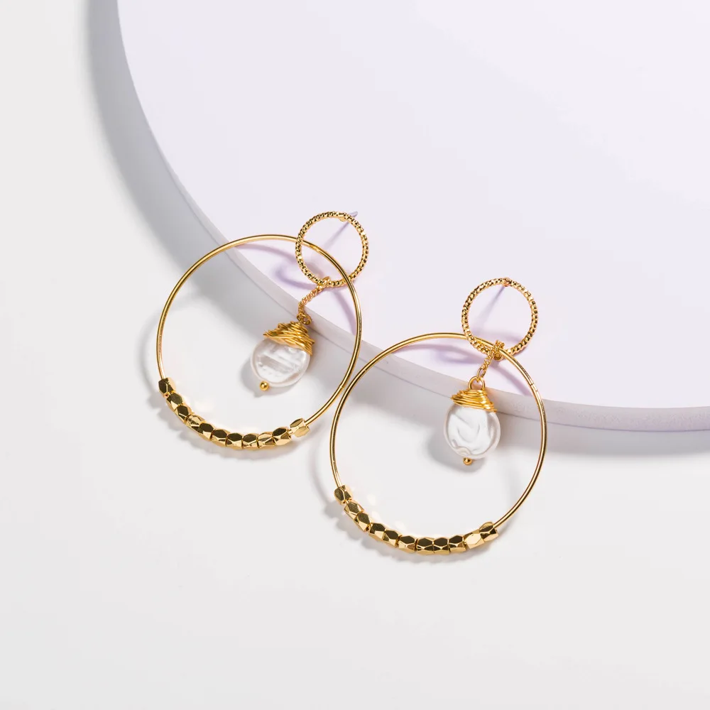 

New Boho Chic Shell Pearls Big Hoop Earrings For Women Simple Statement Pearl Earrings Beaded Large Hoops jewelry for party