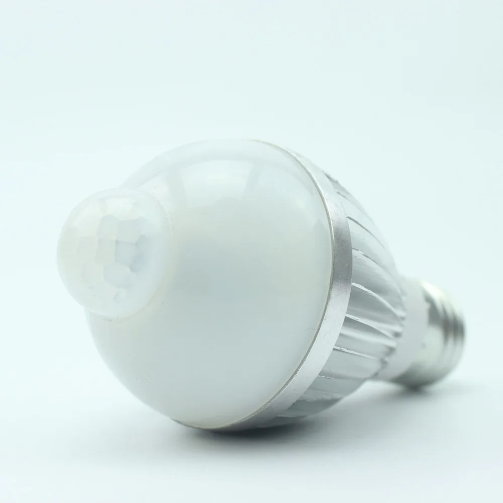 

12V PIR night light led bulb 5W Aluminum body LED Lamp with human sensor E27 base home garden warehouse garage safe guard system