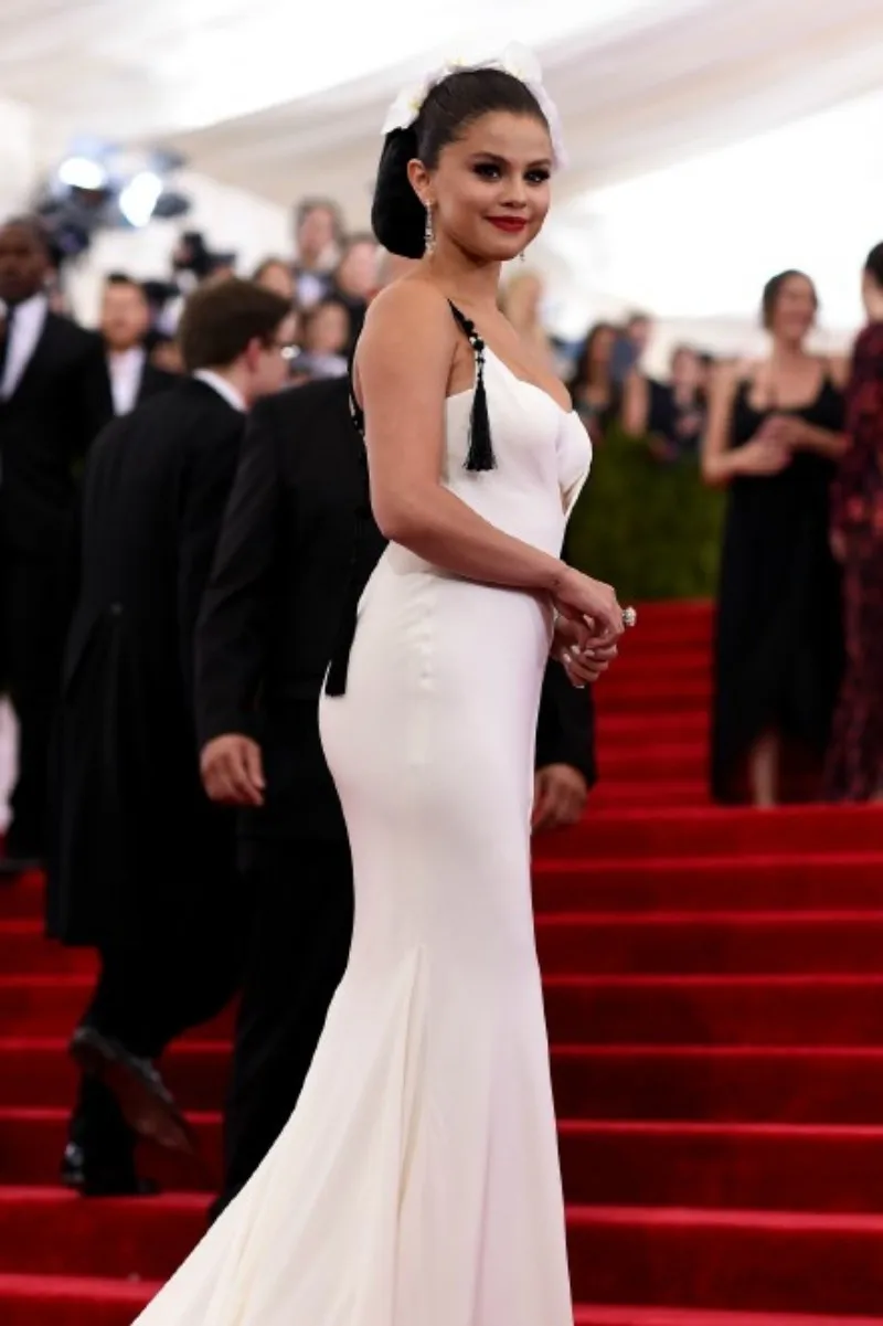 White Selena Gomez Dresses 2015 Red Carpet Met Gala Mermaid Evening Dress Spaghetti Straps V