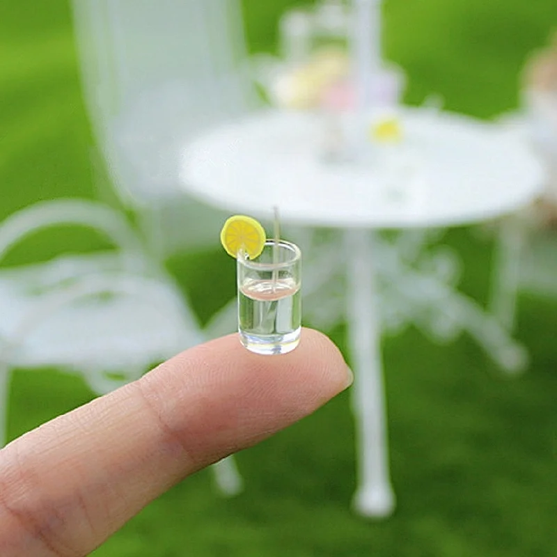 

2Pcs/lot Miniature Cups Resin Dollhouse Mini Lemon Water Cup Miniature Dollhouse Accessories Miniature Decor