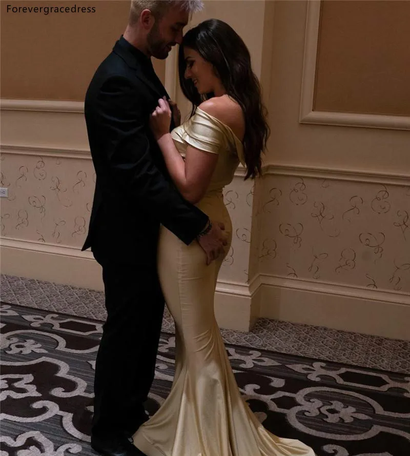 Elegant Off Shoulder Mermaid Bridesmaid Dresses 2019 Pleats Ruffles Floor Length Maid of Honor Formal Wedding Guest Party Gowns Plus Size  99 (1)